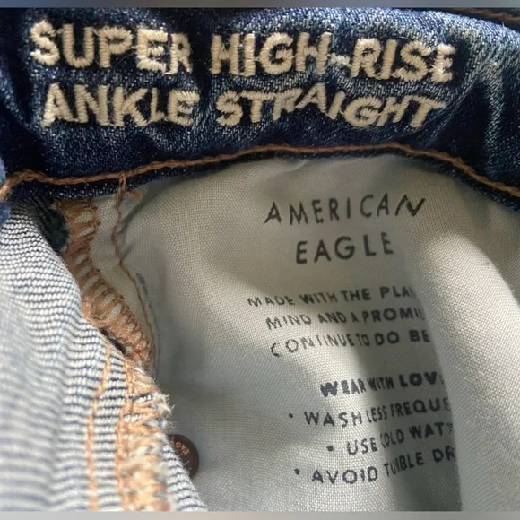 AE Strigid Super High-Waisted Ripped Ankle Straight Jean Sz 2 - Picture 10 of 10
